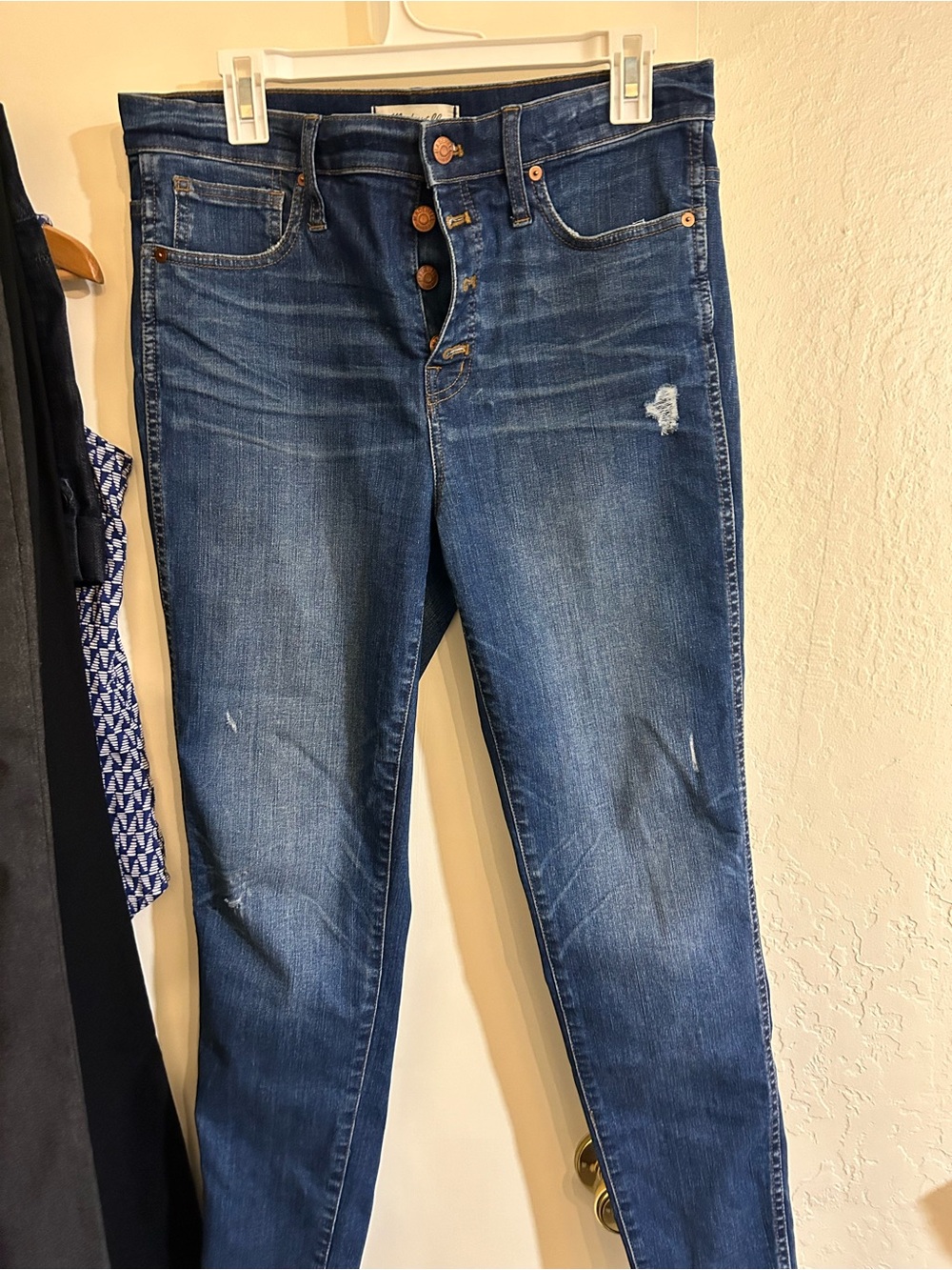 💙3 for $25💙Madewell Distressed Skinny Jeans in Dark Blue Wash